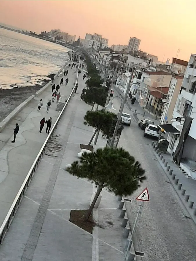 Cool Place Larnaca Apartment